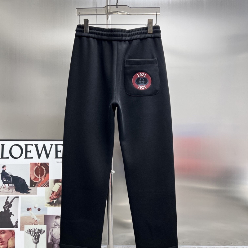 G*u*i pants